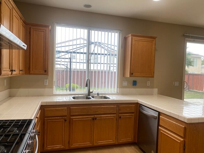 Building Photo - 32552 Sunnyvail Cir