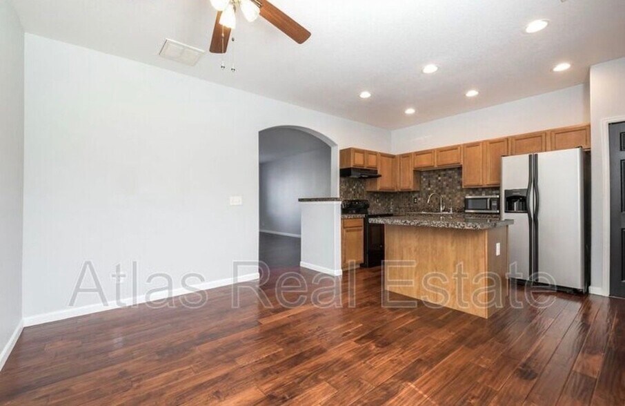Building Photo - 5728 E 127th Ave