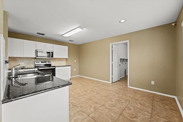 Building Photo - 2743 Hacienda Lake Dr