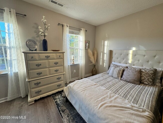 Building Photo - 5006 Banister Loop
