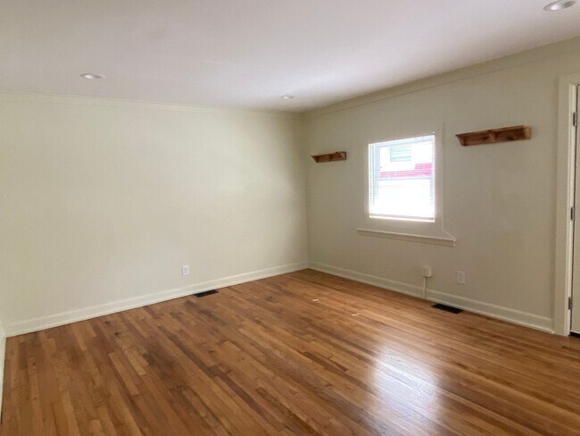 Building Photo - 525 Green St