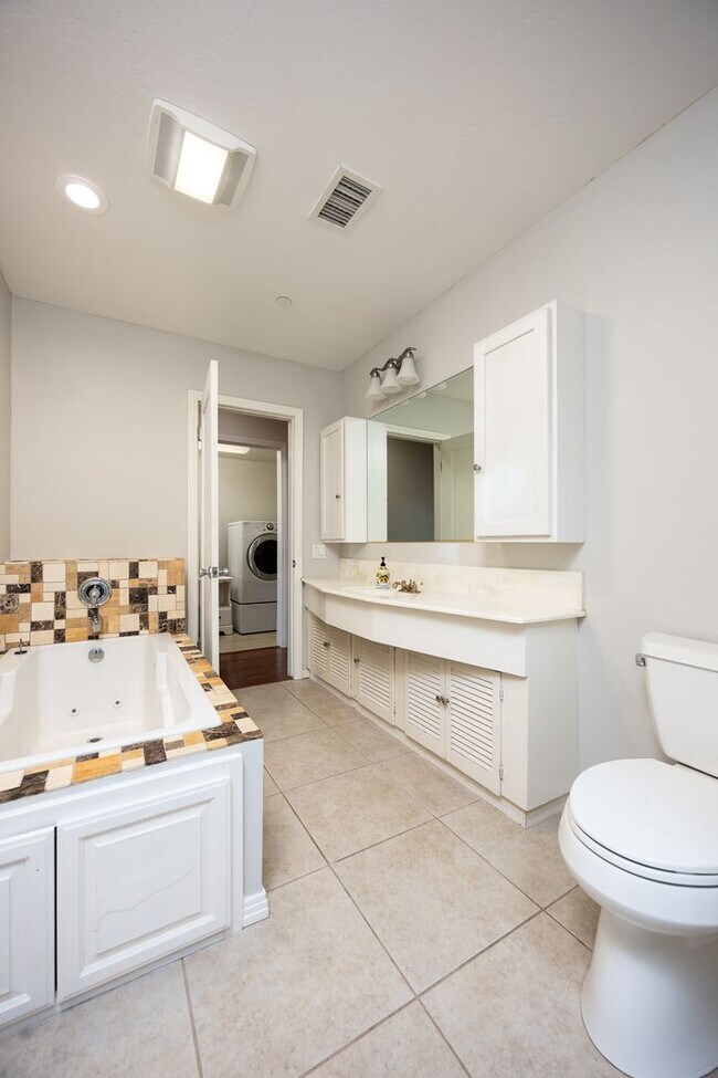 Building Photo - 9497 Montemar Dr