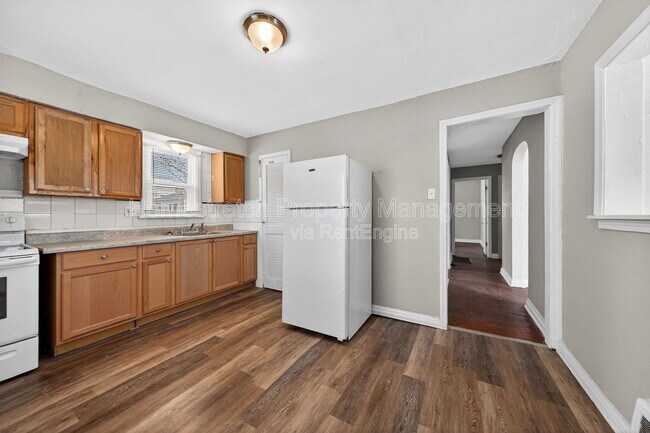 Building Photo - 605 Abston St