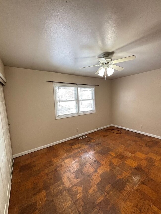 Building Photo - 1519 Fairway Dr