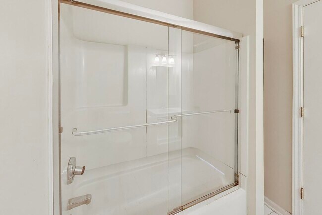 Building Photo - 1481 W Irving Park Rd