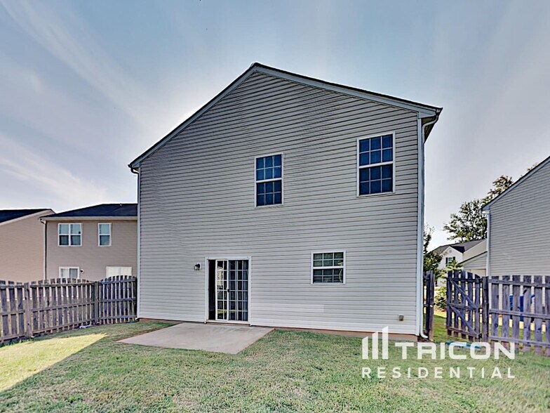 Building Photo - 1211 Chaser Ridge Ct