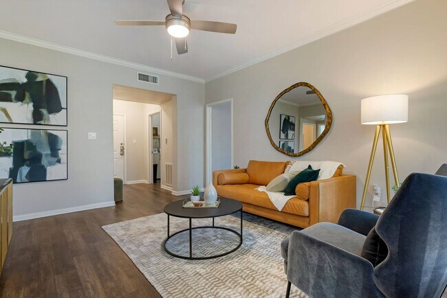 Building Photo - Up to 6 Weeks Off | 1-Bed Near Beltway 8!