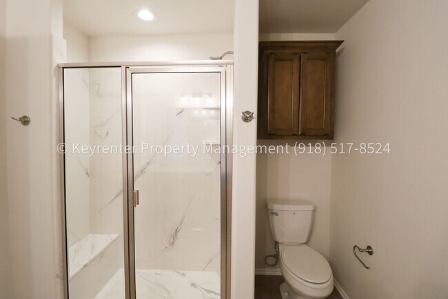 Building Photo - Stunning New Construction Home 4 Bed 2 Bath Broken Arrow