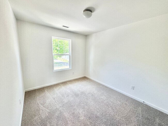 Building Photo - 335 Cliffwood St NW