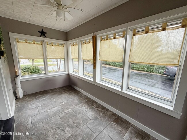 Building Photo - 1445 Campbellsville Rd