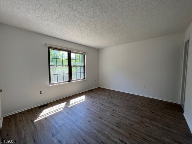 Building Photo - 67 Woodward Ln