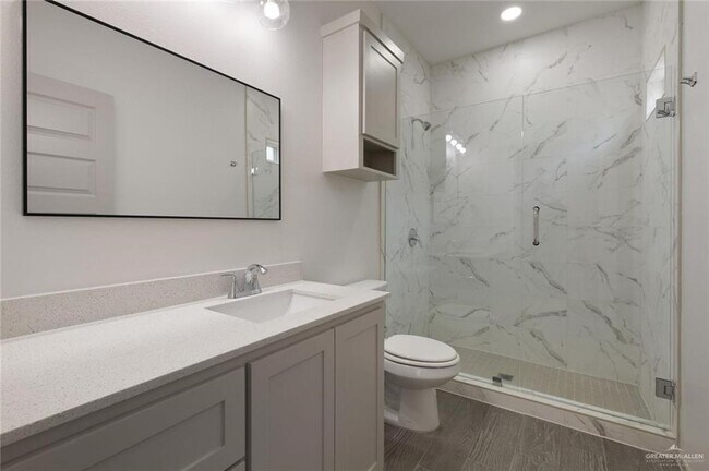 Building Photo - 16 S Alamo Rd