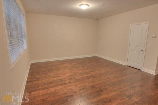 Building Photo - 2415 Tenor Ln