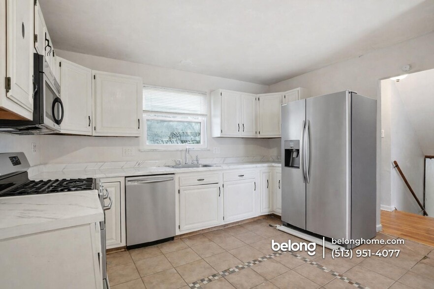 Building Photo - 704 Carlsbad Rd