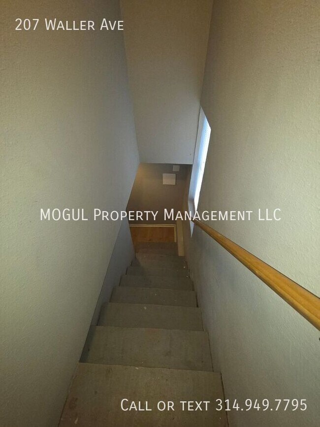Building Photo - 207 Waller Ave