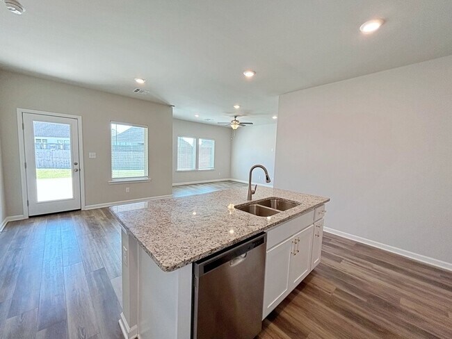Building Photo - 13968 Malbec Ave