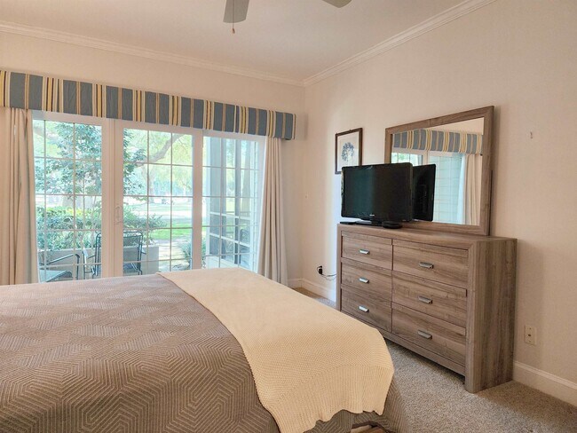 Building Photo - 207 Golden Bear Dr