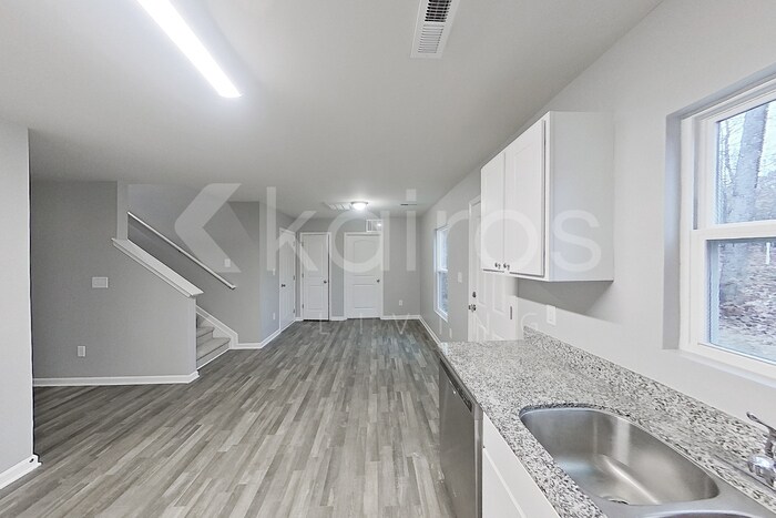 Building Photo - 231 Wedgewood Dr