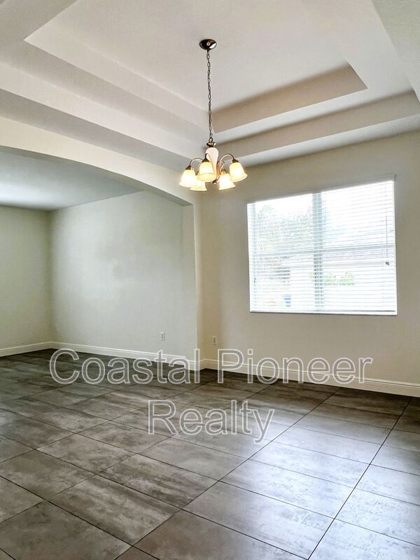 Building Photo - 10310 Holland Rd