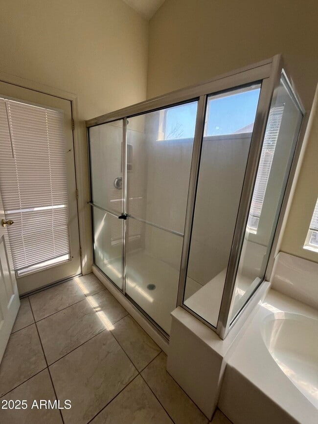 Building Photo - 4509 E South Fork Dr