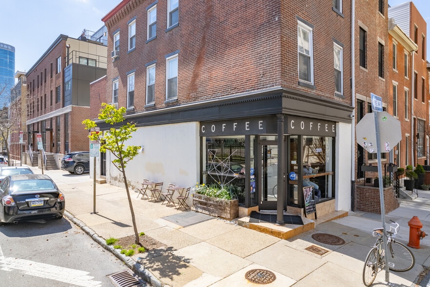 Primary Photo - 2100 Spring St