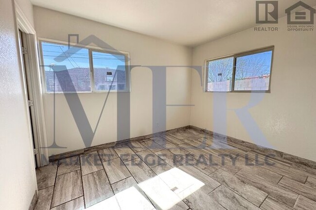 Building Photo - 3Bed/2Bath House at 35th Ave/Bethany!  $19...