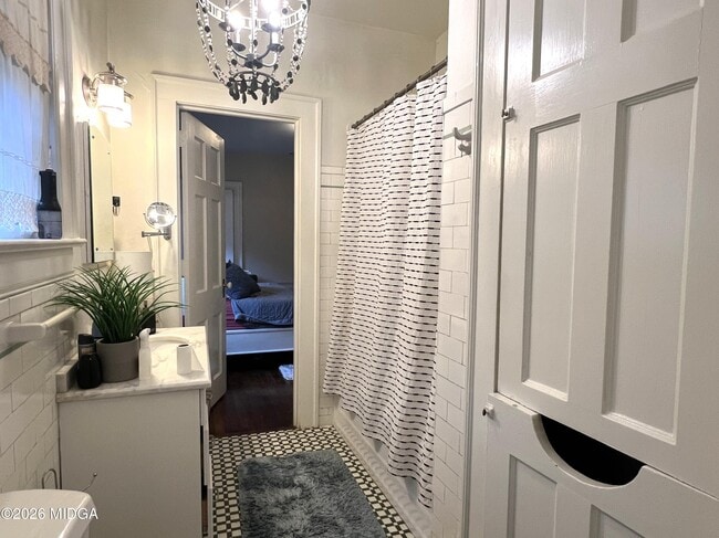 Building Photo - 171 Calloway Dr