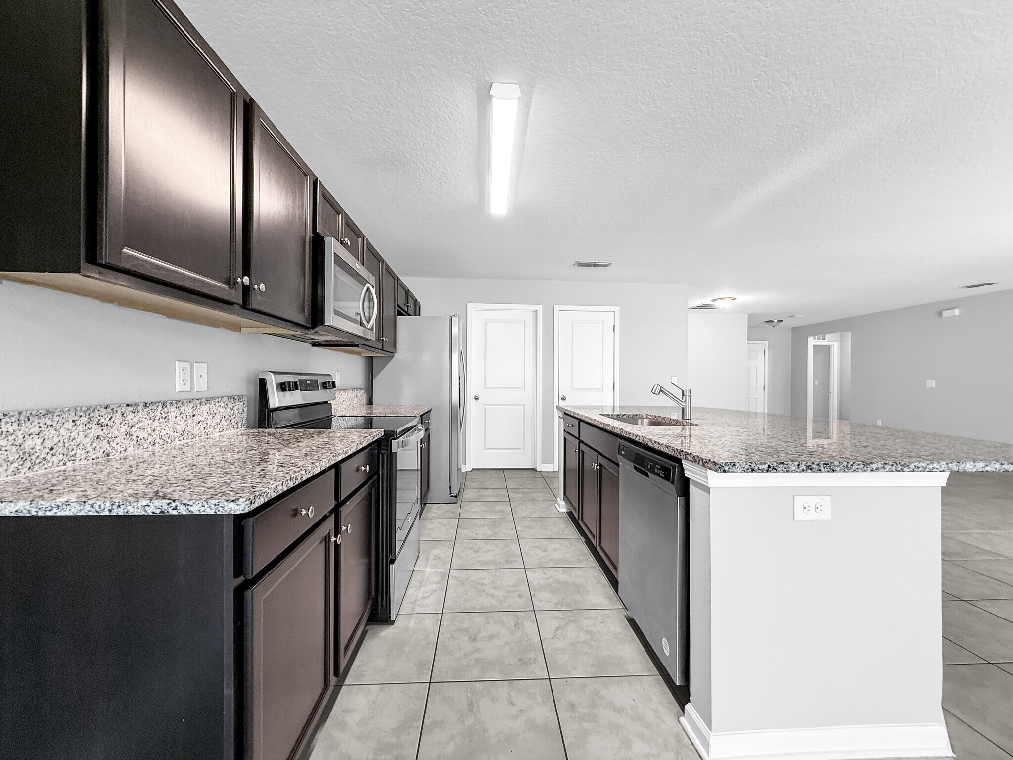 Building Photo - 9080 Open Fld Rd