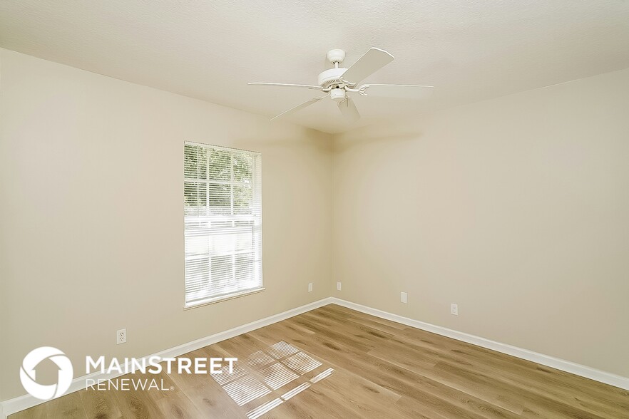 Building Photo - 1273 SW Curtis St