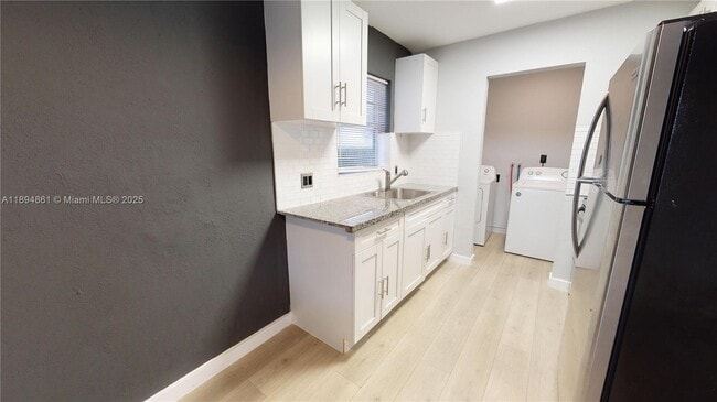 Building Photo - 404 NW 21st Terrace