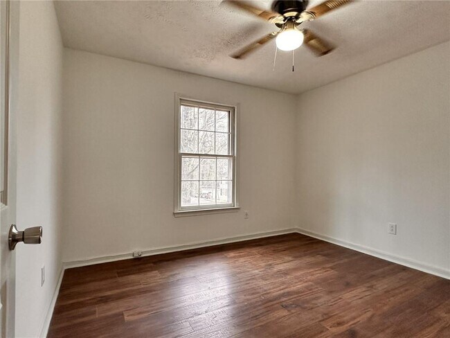 Building Photo - 1202 Grayland Dr