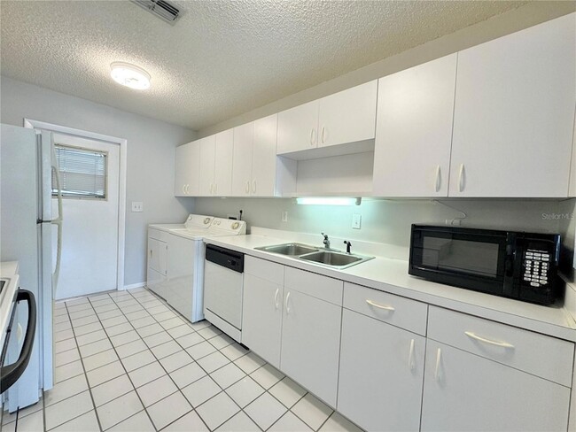 Building Photo - 615 Ridge Terrace