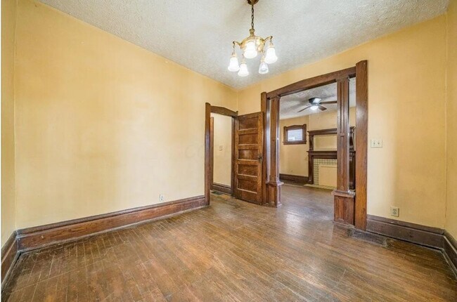 Building Photo - Incredible 6 Bedroom Home OSU Campus – Ren...