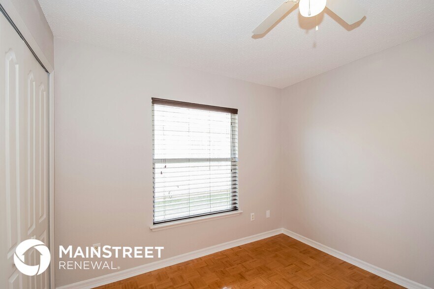 Building Photo - 12289 Bucks Harbor Dr N