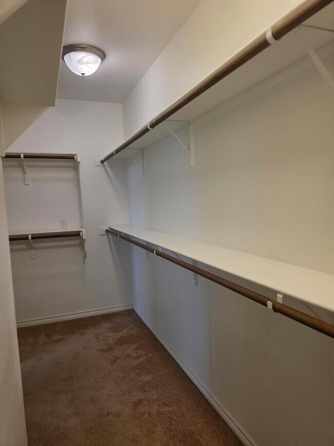 Building Photo - 7103 Kinghorn Dr