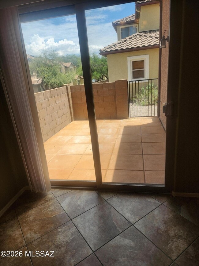 Building Photo - 10615 E Native Rose Trail