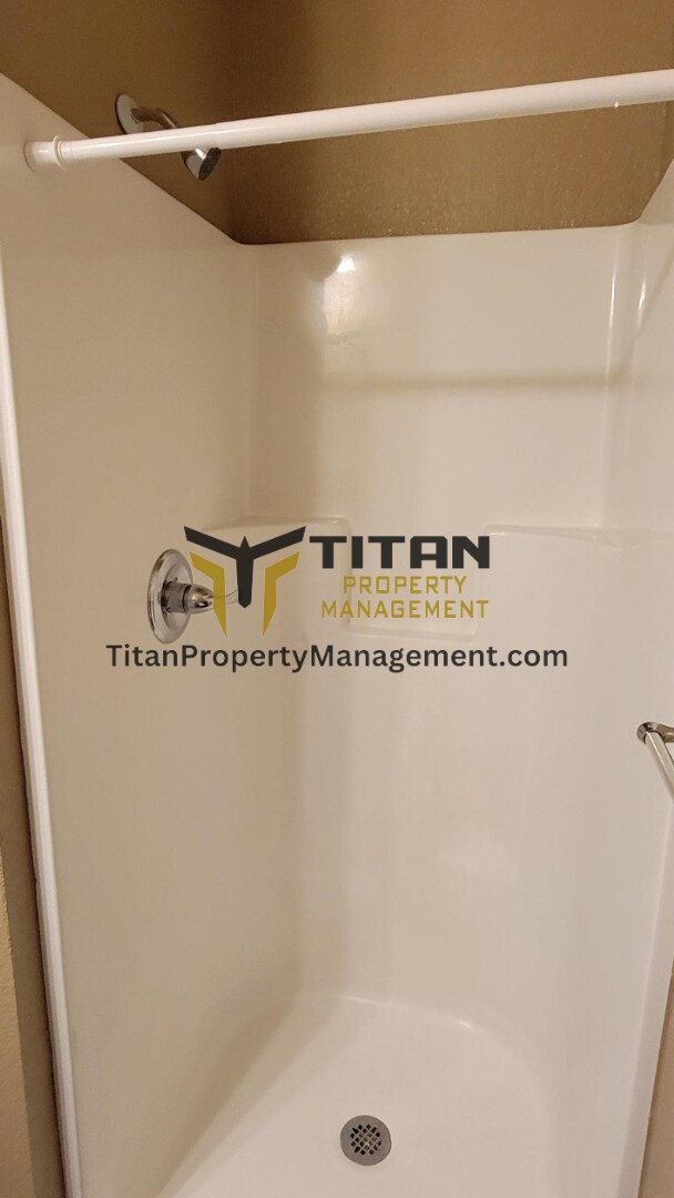 Building Photo - Cute 2 bed/2 bath house