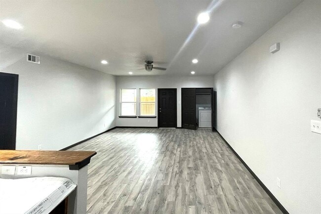 Building Photo - 6510 Goforth St