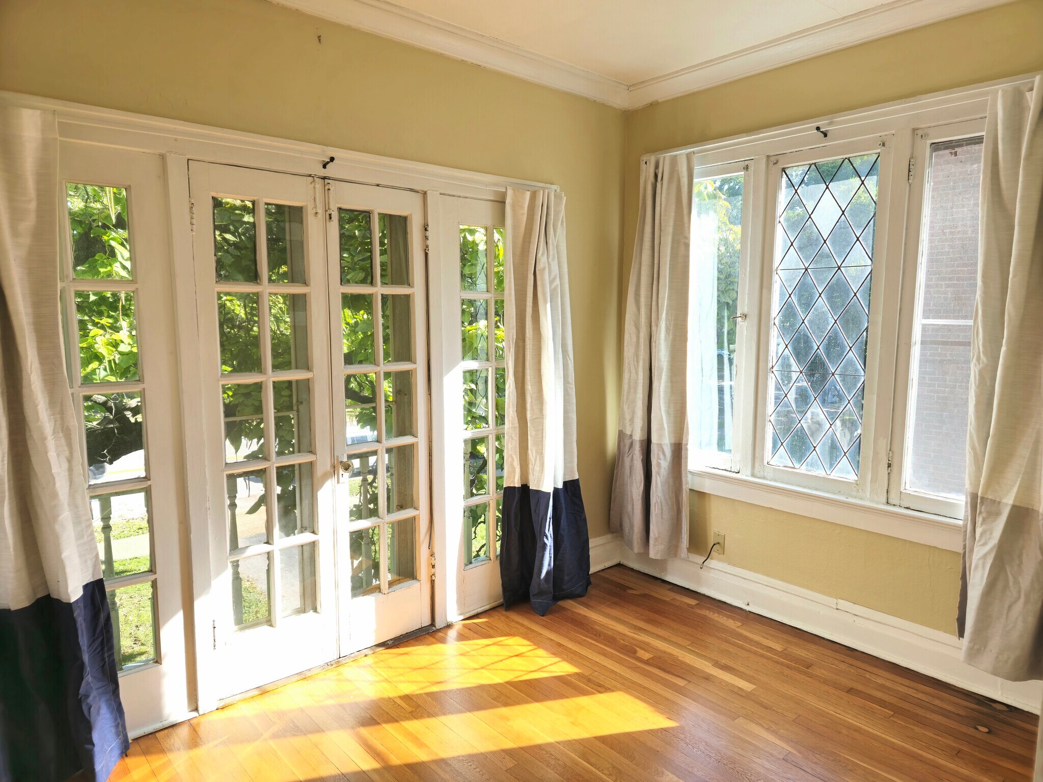 Building Photo - 7046 Forsyth Blvd