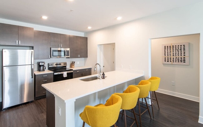 Building Photo - 228 Pike St