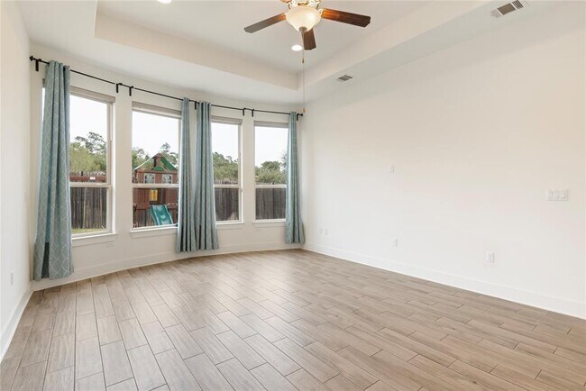 Building Photo - 12905 Padua Dr