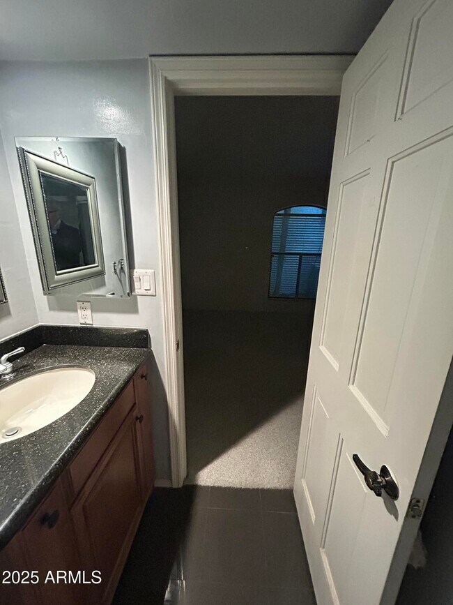 Building Photo - 5736 N 25th St