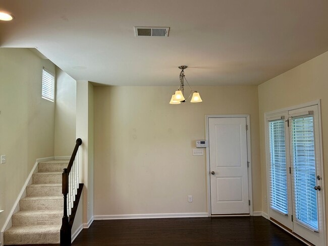 Building Photo - 4 BR | 3.5 BA | 2-Car Garage Craftsman style home in the Wynwood Section of Fox Creek Subdivision