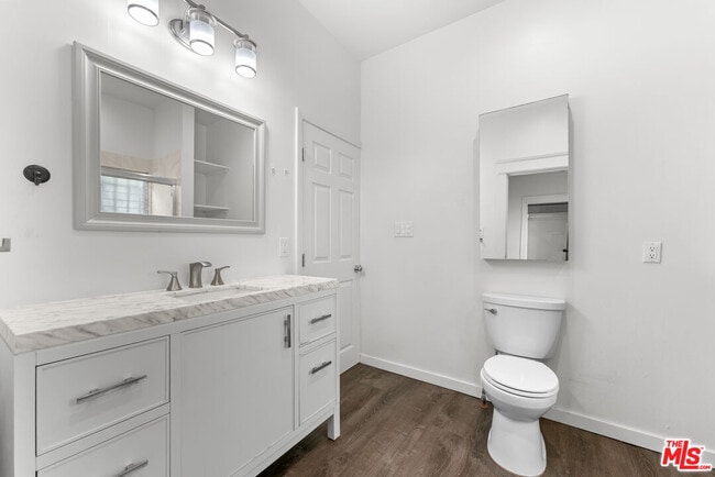 Building Photo - 33 Wavecrest Ave