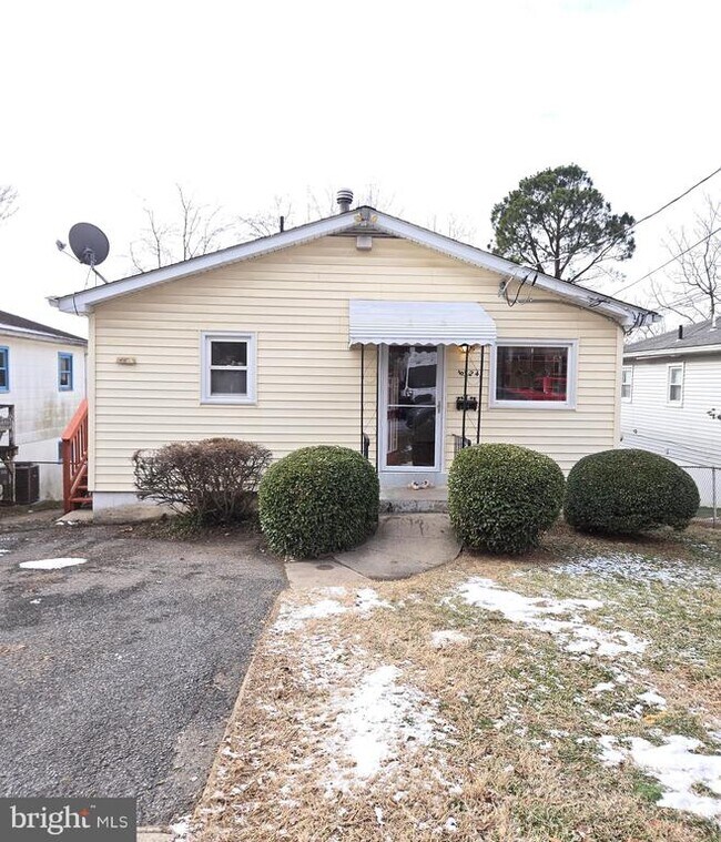 Primary Photo - 6324 57th Ave