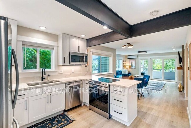 Building Photo - 4980 S Landing Dr