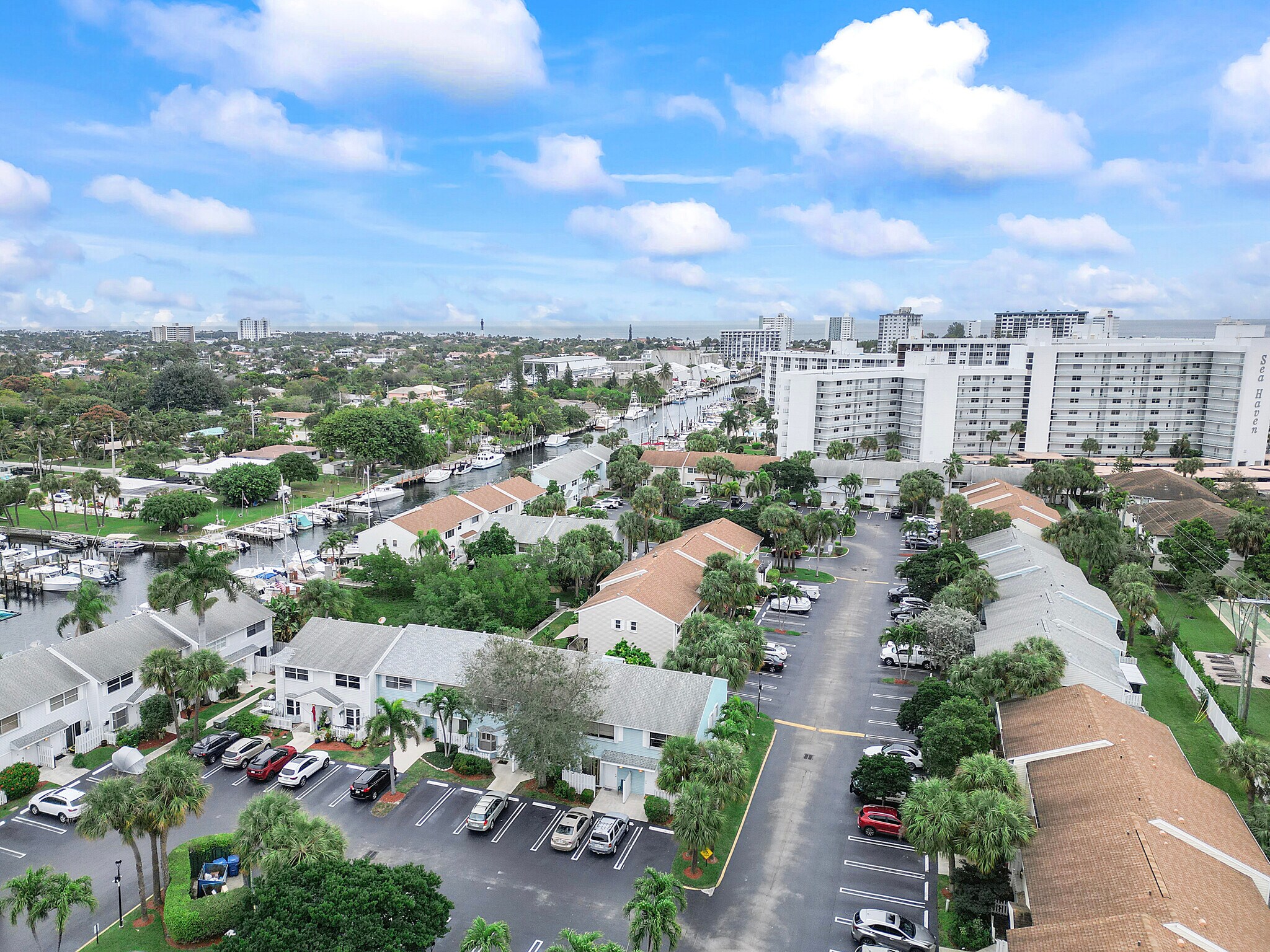 Building Photo - 2747 NE 15th St