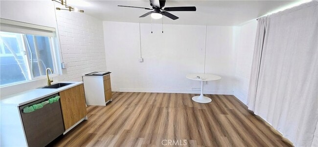 Building Photo - 5747 Jefferson Ave