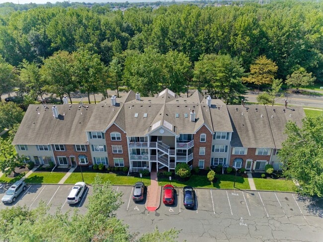 Building Photo - 96 Versailles Ct