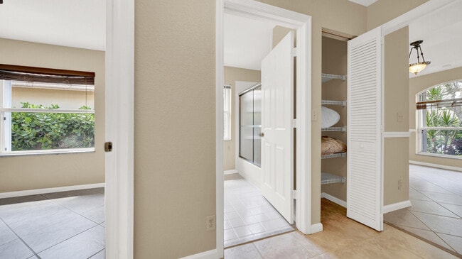 Building Photo - 13255 Royale Sabal Ct